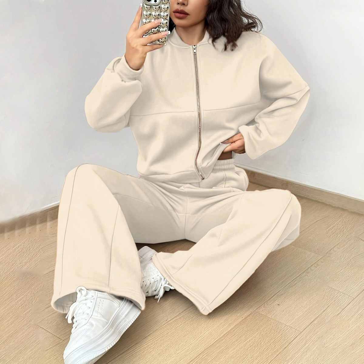 Schickes Ensemble: Weste und weite Hose